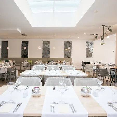 Livvo Anamar بلايا ديل إنغلز