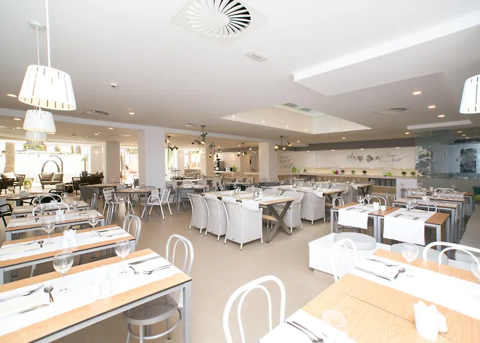 Livvo Anamar Hotel 4*