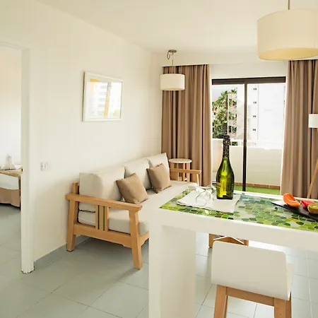 Отель Livvo Anamar 4*