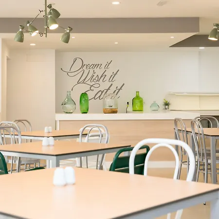 Отель Livvo Anamar 4*